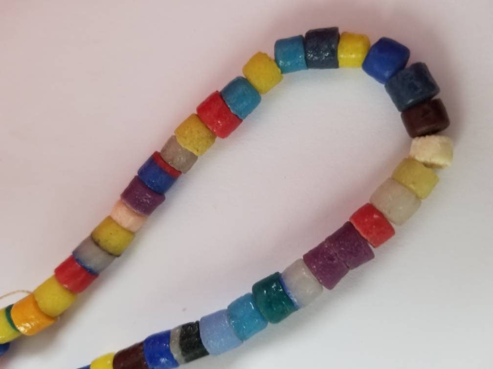 Multicolored short African Powdered beads