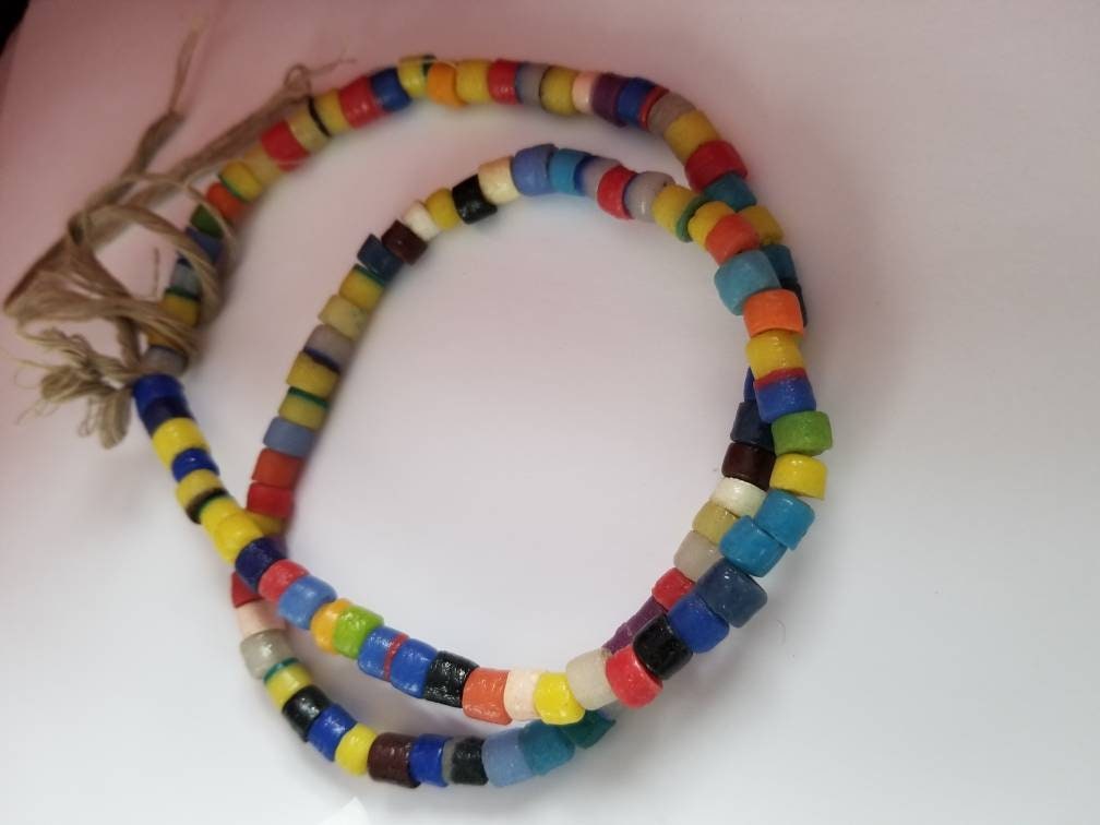 Multicolored short African Powdered beads